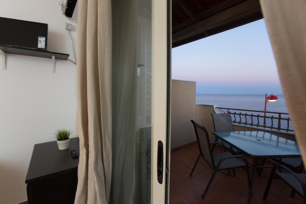 Semu A Mari B&B Santa Teresa Di Riva Quarto foto